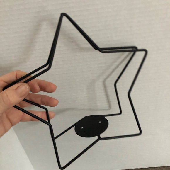 Star Shape Black Metal Candle Holder - Picture 7 of 7